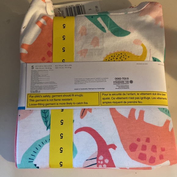 BNWT Carters 4-piece sleepwear. Size 5 - Picture 2 of 2